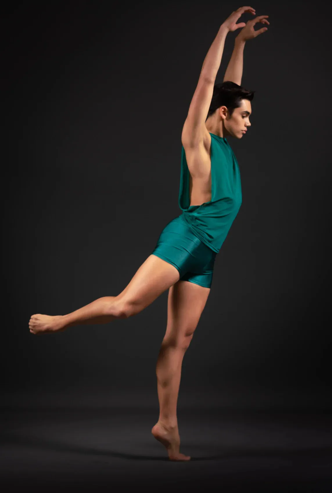 Zach Low Cut Top